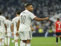 黑白体育-姆巴佩回归赛场，败北首场状态亮眼，曼联观众沸腾！的简单介绍